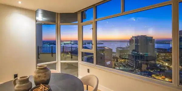 700 W Harbor