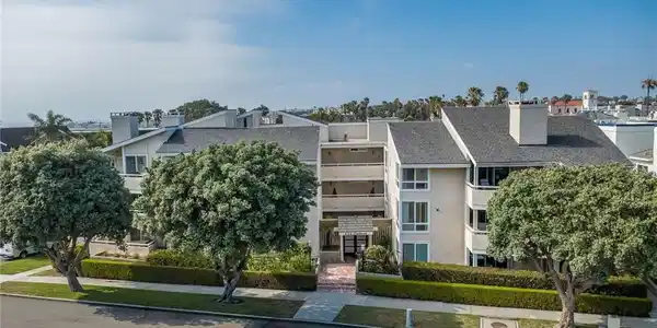 428 Esplanade