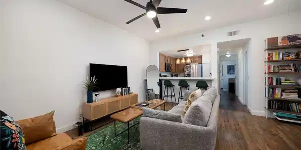 720 W 4th