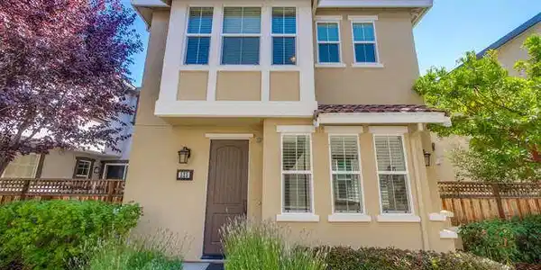 525 Aspen Place