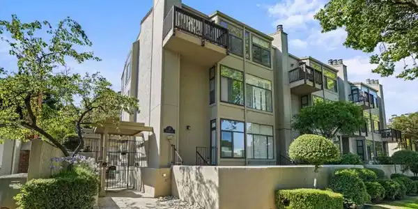 11 Hayward Avenue
