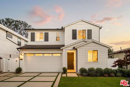 6606 W 80th Place