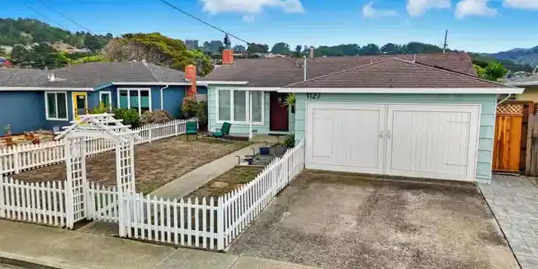 1127 Cervantes Way