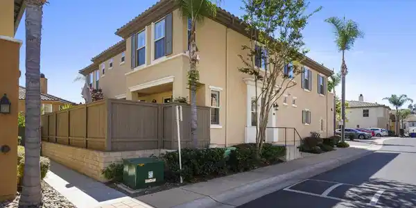 2753 Bellezza Drive