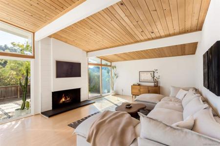 3084 Cranbrook Court