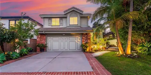 7520 W 82nd