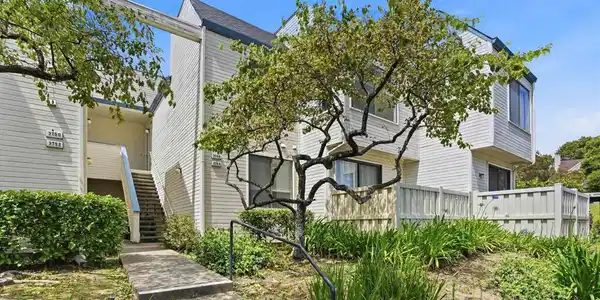 3746 Stoneglen N