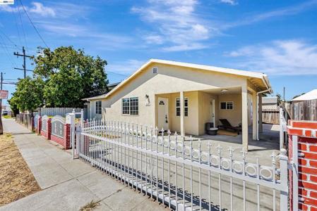 1111 Stonington Ave
