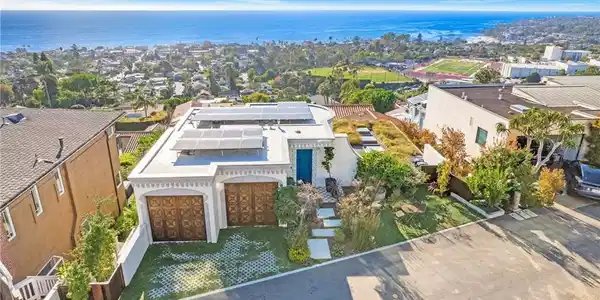 825 Coast View