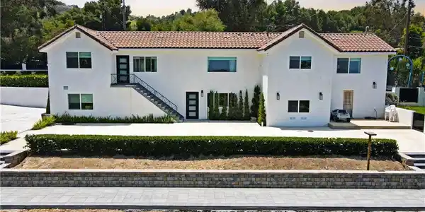 3808 Palos Verdes Drive E