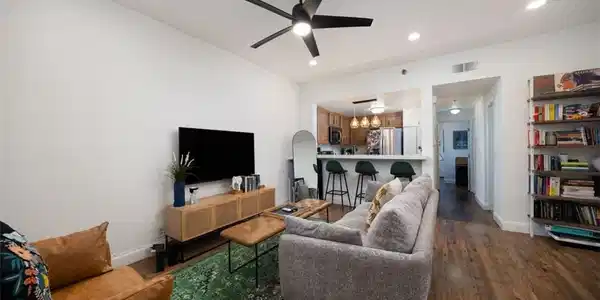720 W 4th