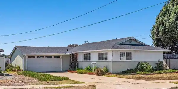 3162 Via Arcilla