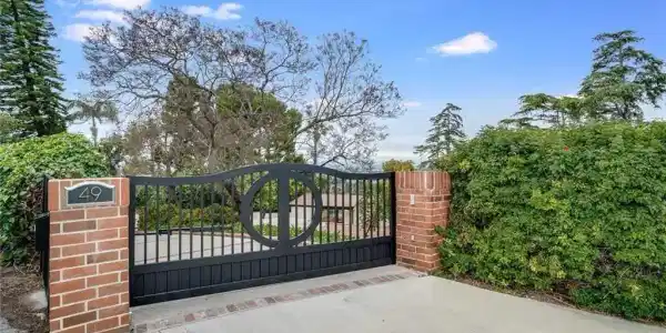 49 Headland Drive