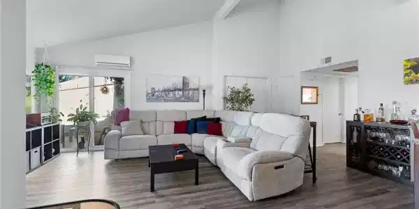 4831 Lago