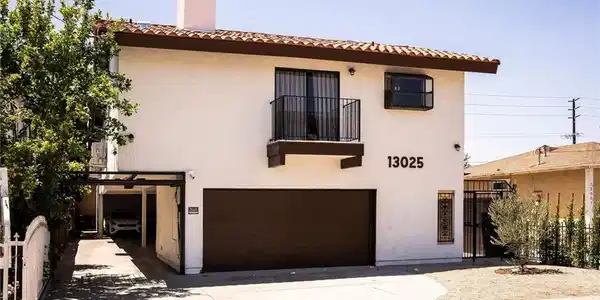 13025 Roselle Avenue