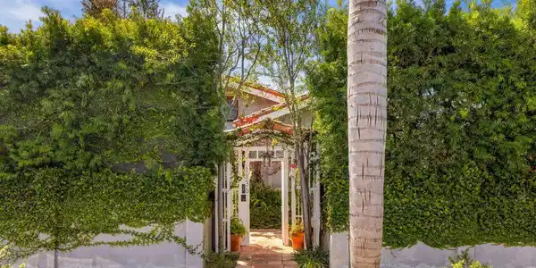 1136 Rose Avenue