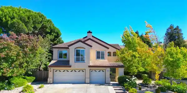 496 Panorama Dr