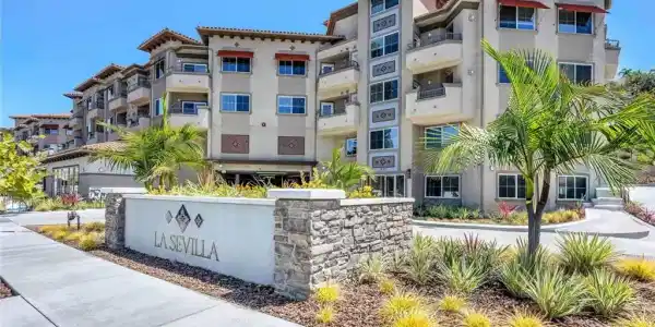 927 Deep Valley