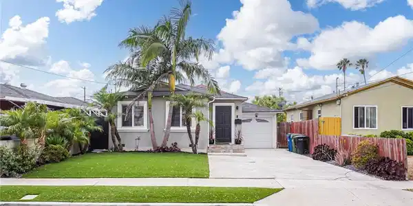 4550 W 153rd