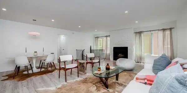 16 Quarterdeck Street