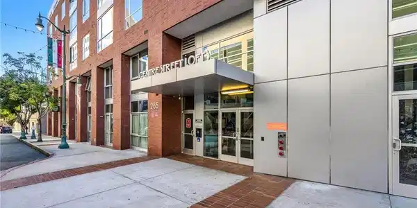 285 W 6th