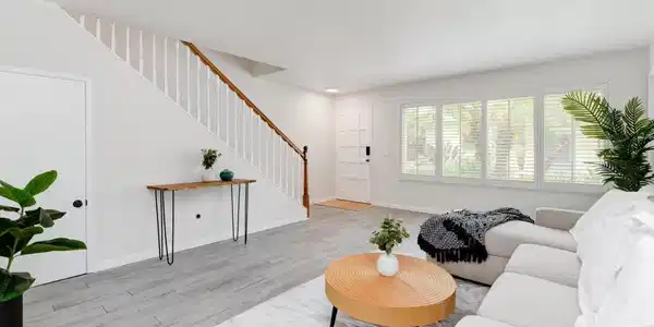 685 Seacoast Dr