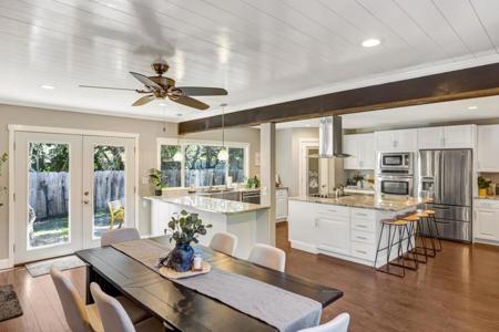 15410 Oak Hills Drive