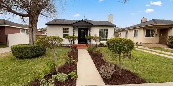 3237 Daisy Avenue