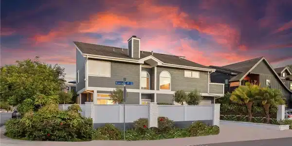 1596 Riverside