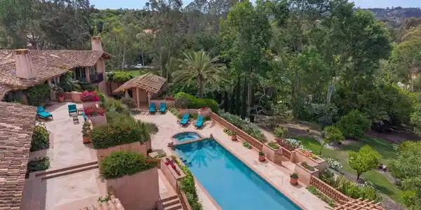 6002 Paseo Valencia