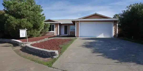 2105 Greenwood Pl