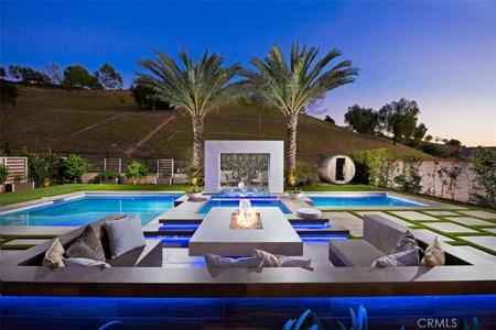 26600 Paseo Retirada