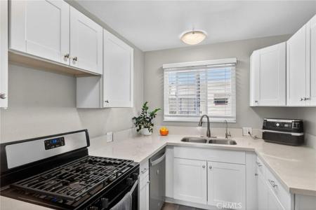 1057 E Appleton