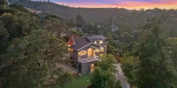 103 Winding Way