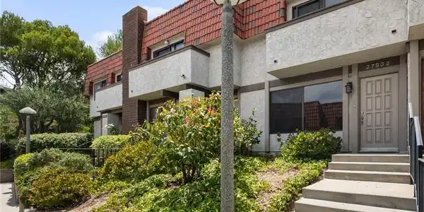27932 Ridgebrook Court