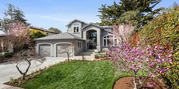 957 Colonial Lane