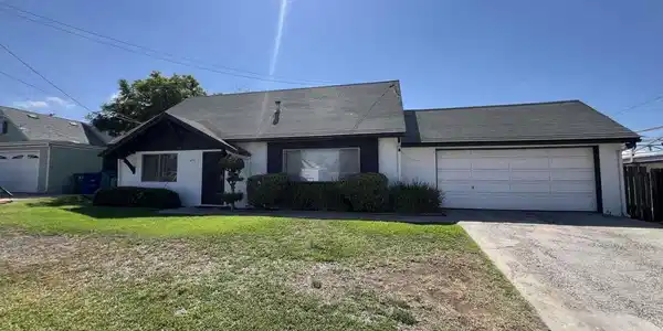 990 Kittiwake Lane