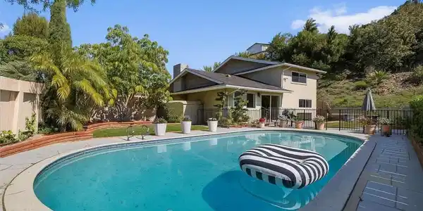 54 Encanto Drive