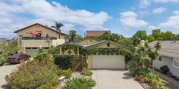 3212 N Mountain View Dr