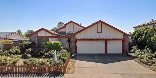 409 Hazelnut Dr
