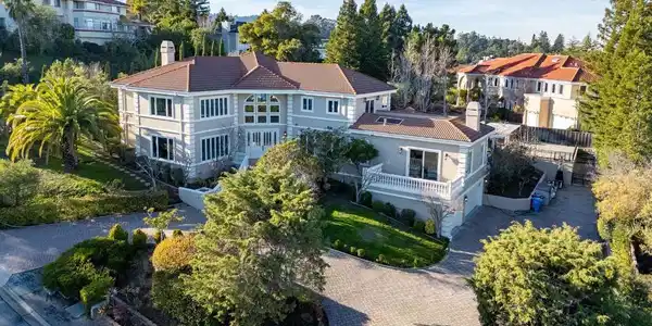 2496 Butternut Drive