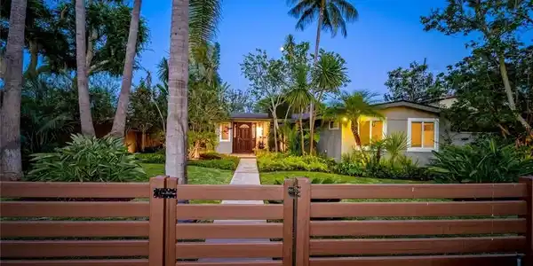 1962 Fullerton Avenue