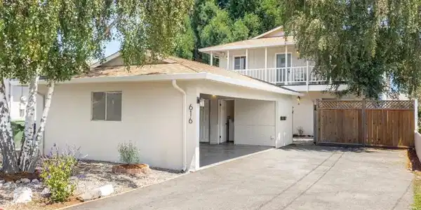 616 Oak Drive