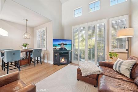 4 Woodcrest Lane