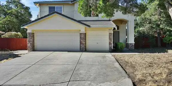 5124 Adriana Ct