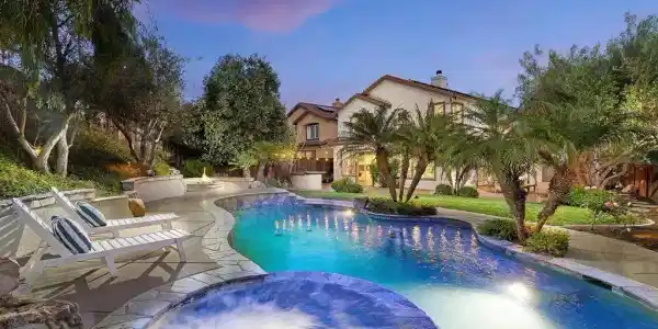 2360 Avenida Helecho