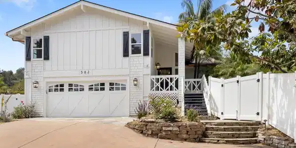 582 Rancho Santa Fe Rd