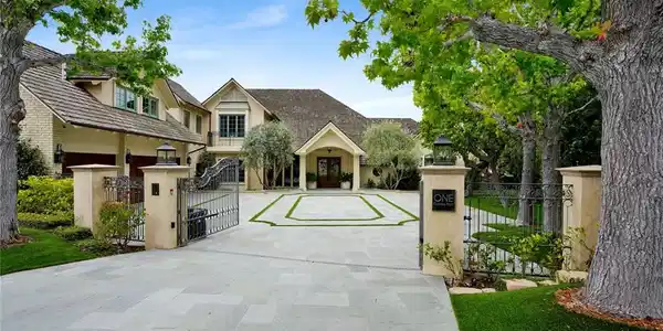 1 Cypress Point Lane