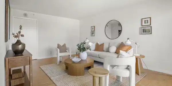8 Admiral Dr