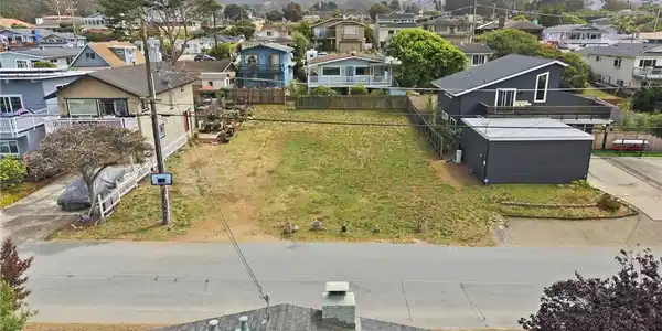 487 Henrietta Avenue